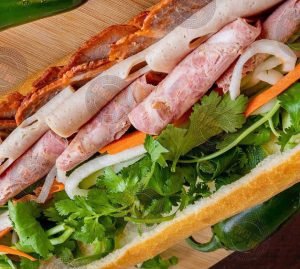 Bánh Mì Đặc Biệt